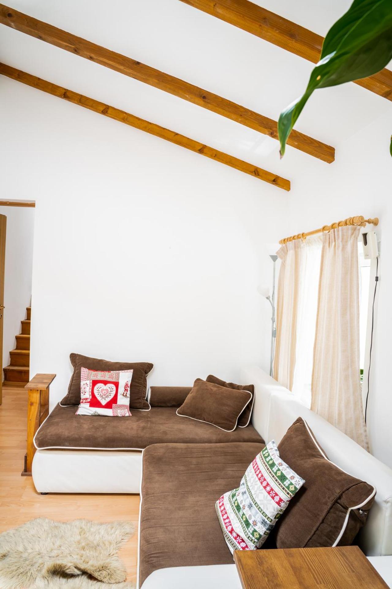 Anna'S Guesthouse คลูจ-นาโปกา ภายนอก รูปภาพ