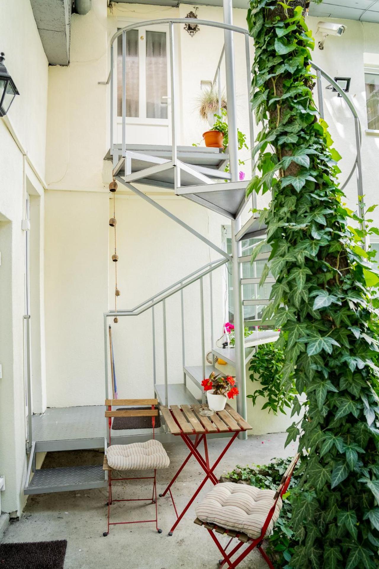 Anna'S Guesthouse คลูจ-นาโปกา ภายนอก รูปภาพ