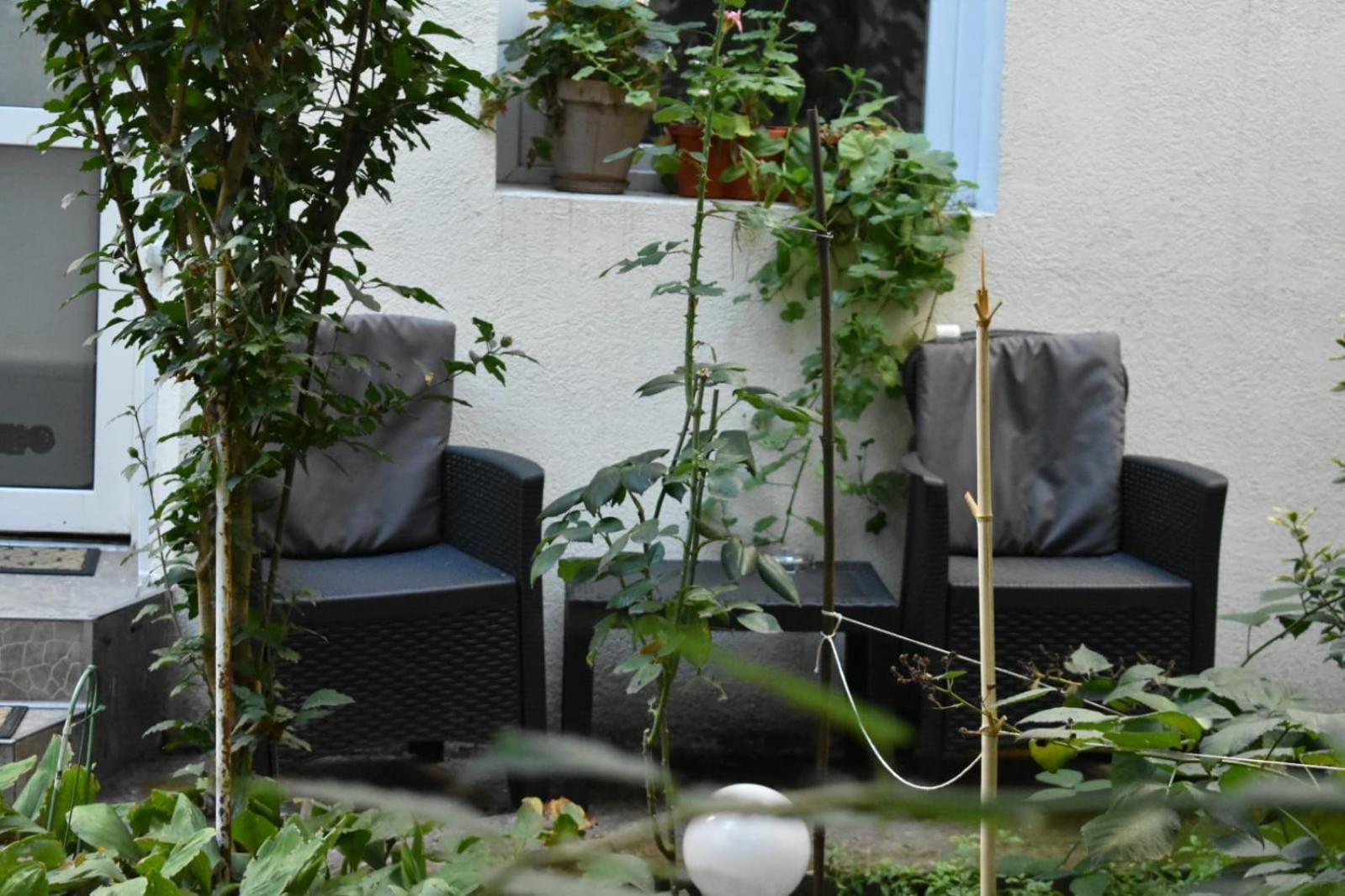 Anna'S Guesthouse คลูจ-นาโปกา ภายนอก รูปภาพ